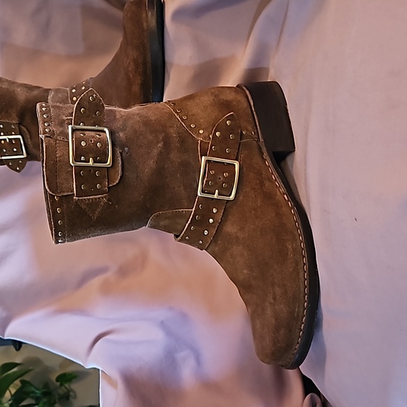 Frye Vicky Stud Engineer Boots - Size 7.5 - Chestnut Soft Oiled Suede - Picture 3 of 4